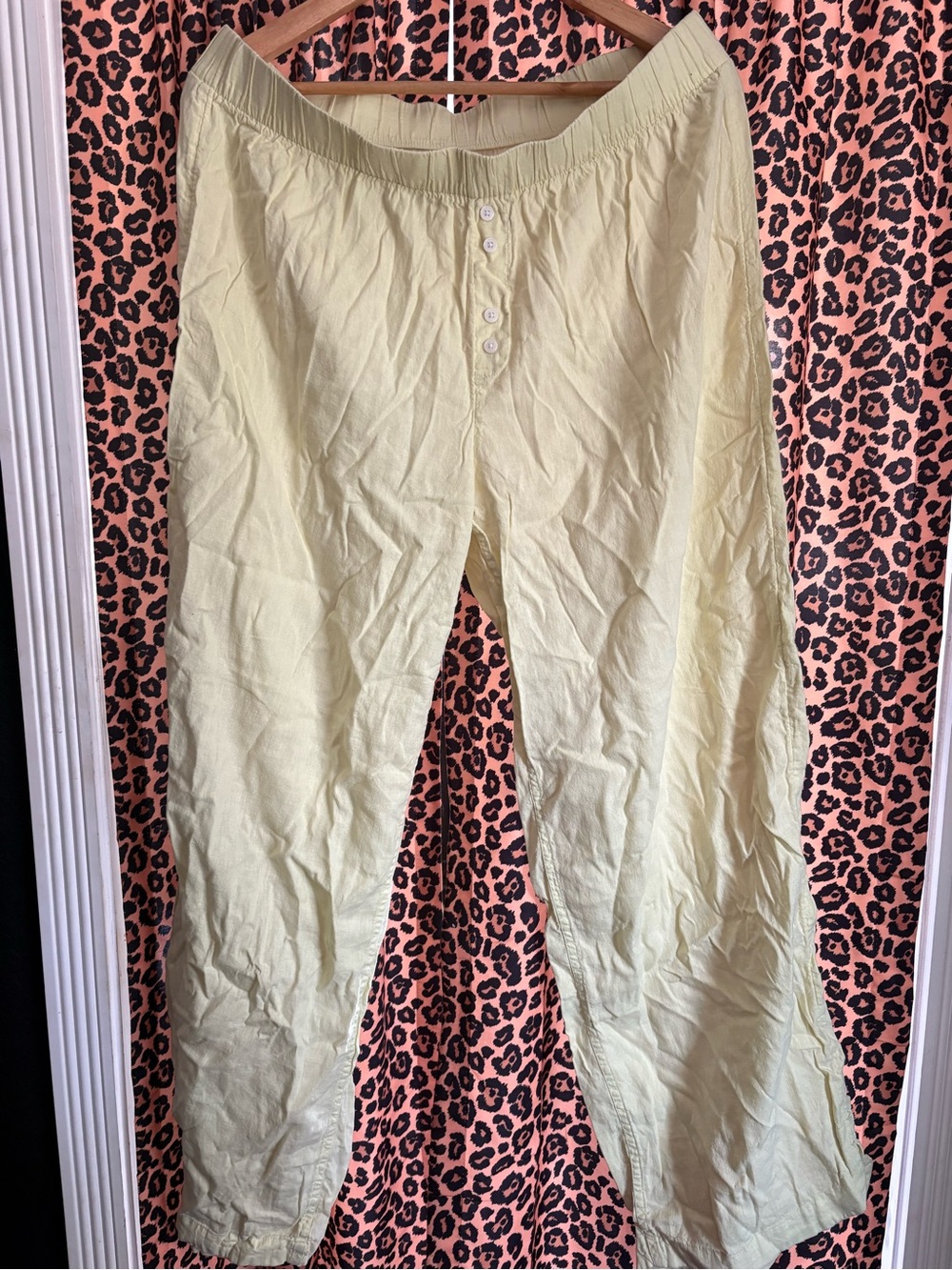 stars above Light Yellow Wide-Leg Button-Front Pants